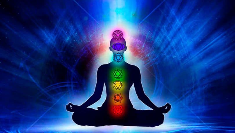 As funções dos chakras para o equilíbrio do corpo e da mente artigos 810x460 1 - Como Fazer a Lei da Atração Funcionar-5 Truques INÉDITOS!